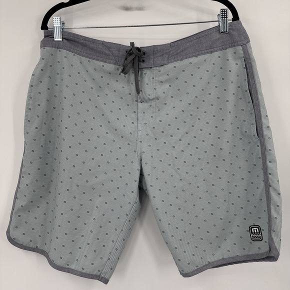 Travis Matthew The Rip Off Board Shorts Size 34 Golf Summer Hybrid Green & Gray - Picture 1 of 12